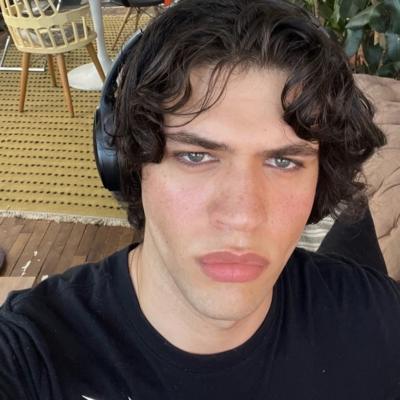 nicozelikson